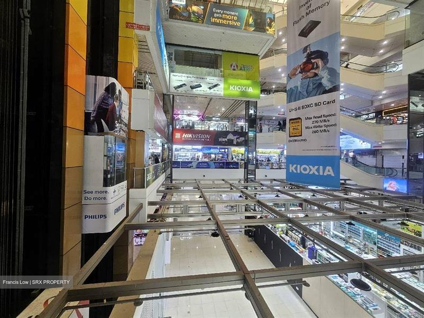 Sim Lim Square (D7), Shop House #556547681